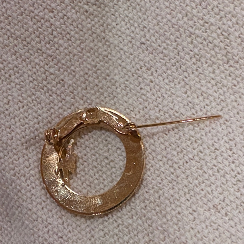 Vintage Band Majorette Lapel or Scarf Pin Textured Round Gold Medallion Brooch - Picture 6 of 11